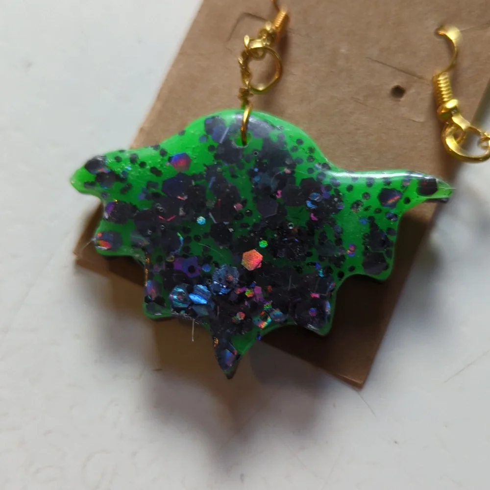 NWOT custom made epoxy bat earrings & pin set - Picture 3 of 6